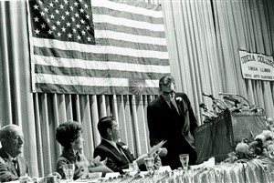Image description is not available for 1969.062